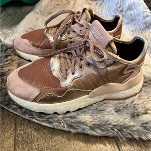 Adidas Women's Tan and Cream Sneakers